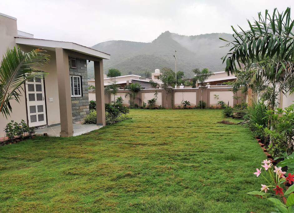 Nine Hill Villa - 2Bhk Private Villa With Pool أُودايبور المظهر الخارجي الصورة