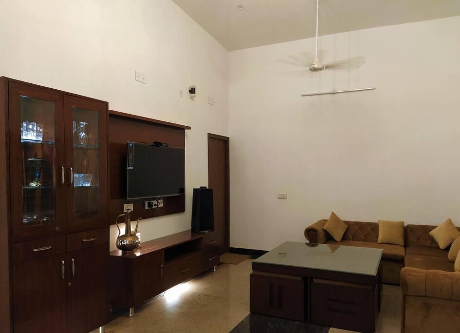 Nine Hill Villa - 2Bhk Private Villa With Pool أُودايبور المظهر الخارجي الصورة