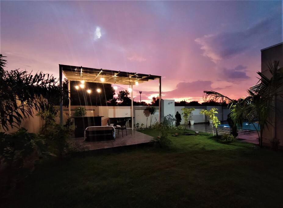 Nine Hill Villa - 2Bhk Private Villa With Pool أُودايبور المظهر الخارجي الصورة